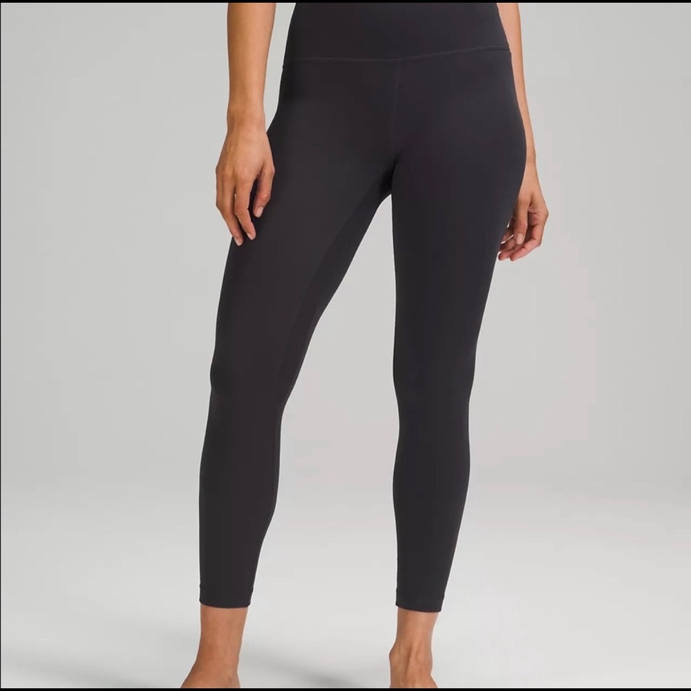 Lululemon Black Align Leggings 25” Size 6